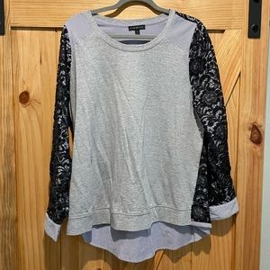 Adorable women’s sweatshirt with black lace. Lane Bryant brand. Size 14/16
